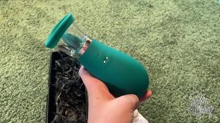 Служанка будит своего хозяина миинетом