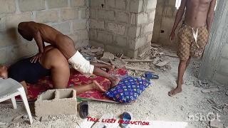 Блондиночка мастурбирует и трахается с любимым мужчиной на постели